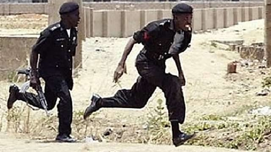 policemen running