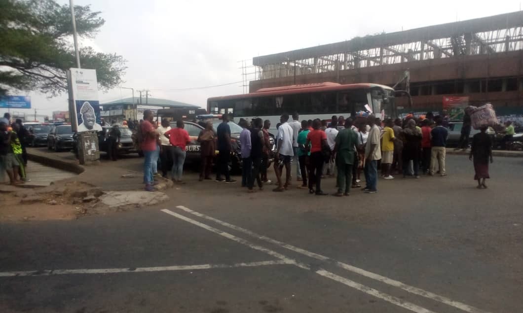 Youths Protest Cus Of Old Naira And Fuel Scarcity For Ibadan
