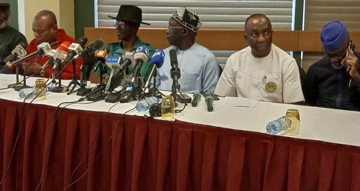 PDP, LP Say Make INEC Oga Komot And Do Anoda Election