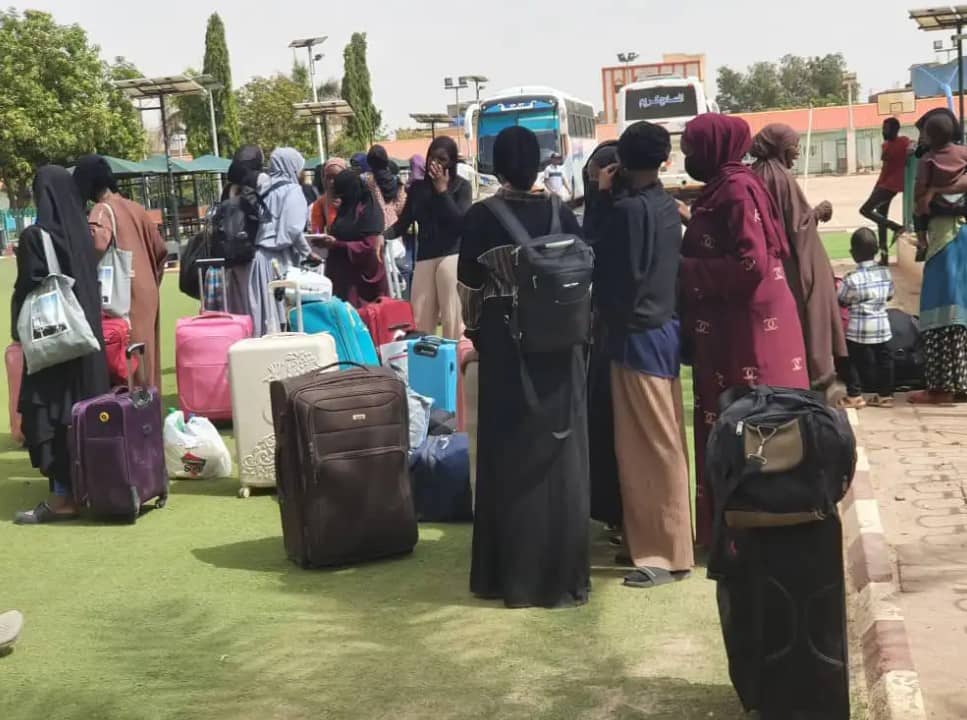 Sudan War: Nigerian Students Use Dem Passports Give Bus Drivers As FG Never Pay