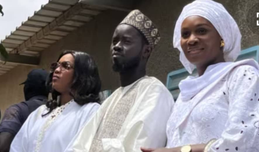 Senegal President Show Hin Two Wives To Pipo