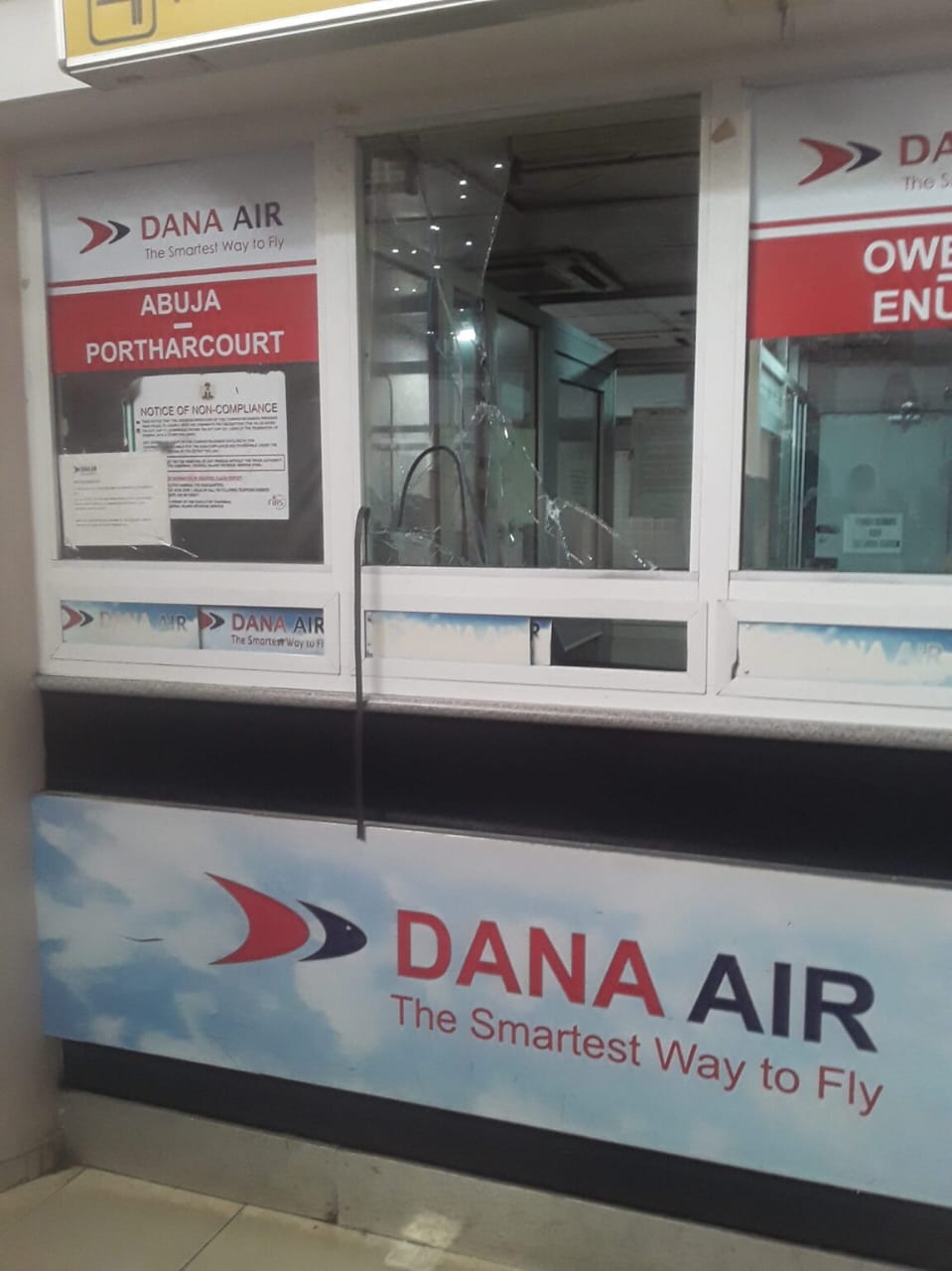 Dana Air Match To Head Office Ask For Salary Afta Sack