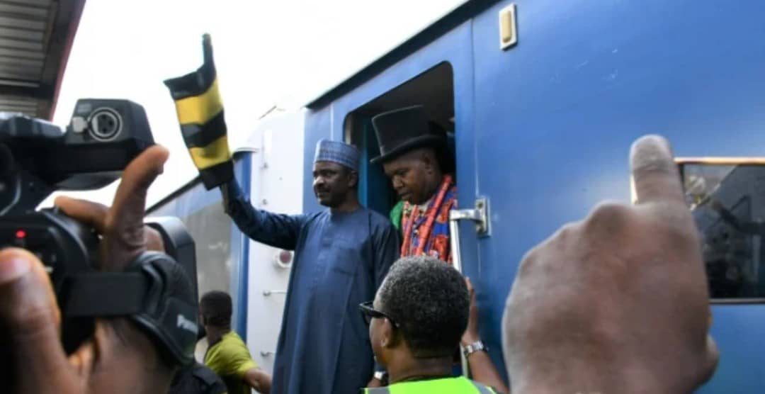 FG Give Free Train Ride From PH To Aba For Four Days