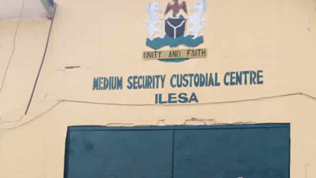 Naija prison don release name of prisoners wen escape for Osun