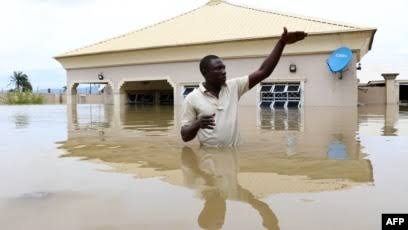 FG say 8,000 communities, 4,500 schools dey at risk becos of flood