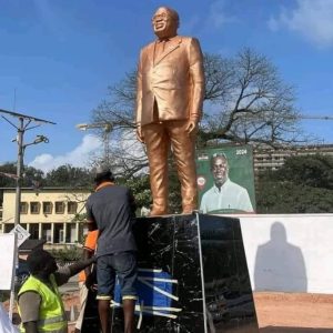 Ghana Vex Why Dem Put President Image For Front Of Hospital