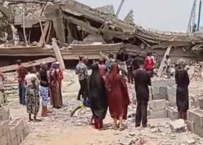 Hotel Fall, Bury Pipo Inside