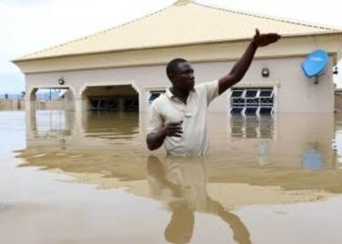 FG say 8,000 communities, 4,500 schools dey at risk becos of flood